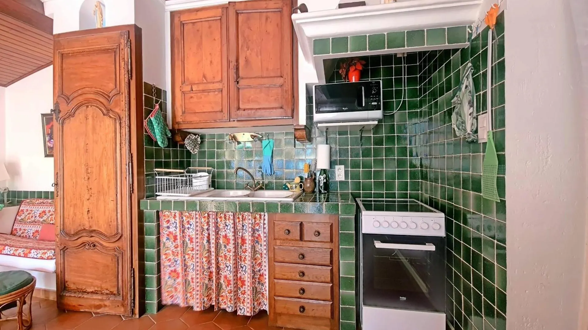 Appartement Rdc 4 Pers Aux Saintes-Maries-De-La-Mer - Fr-1-475-193 0*,  France