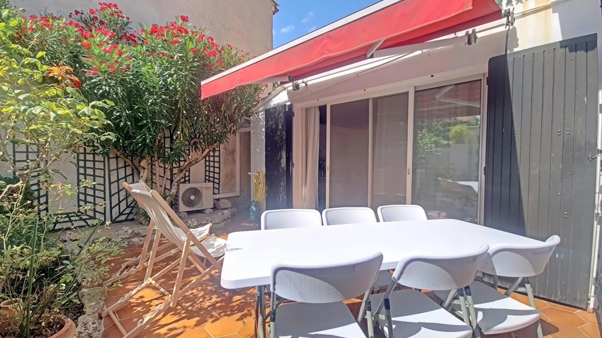 Appartement Rdc 4 Pers Aux Saintes-Maries-De-La-Mer - Fr-1-475-193 contacts